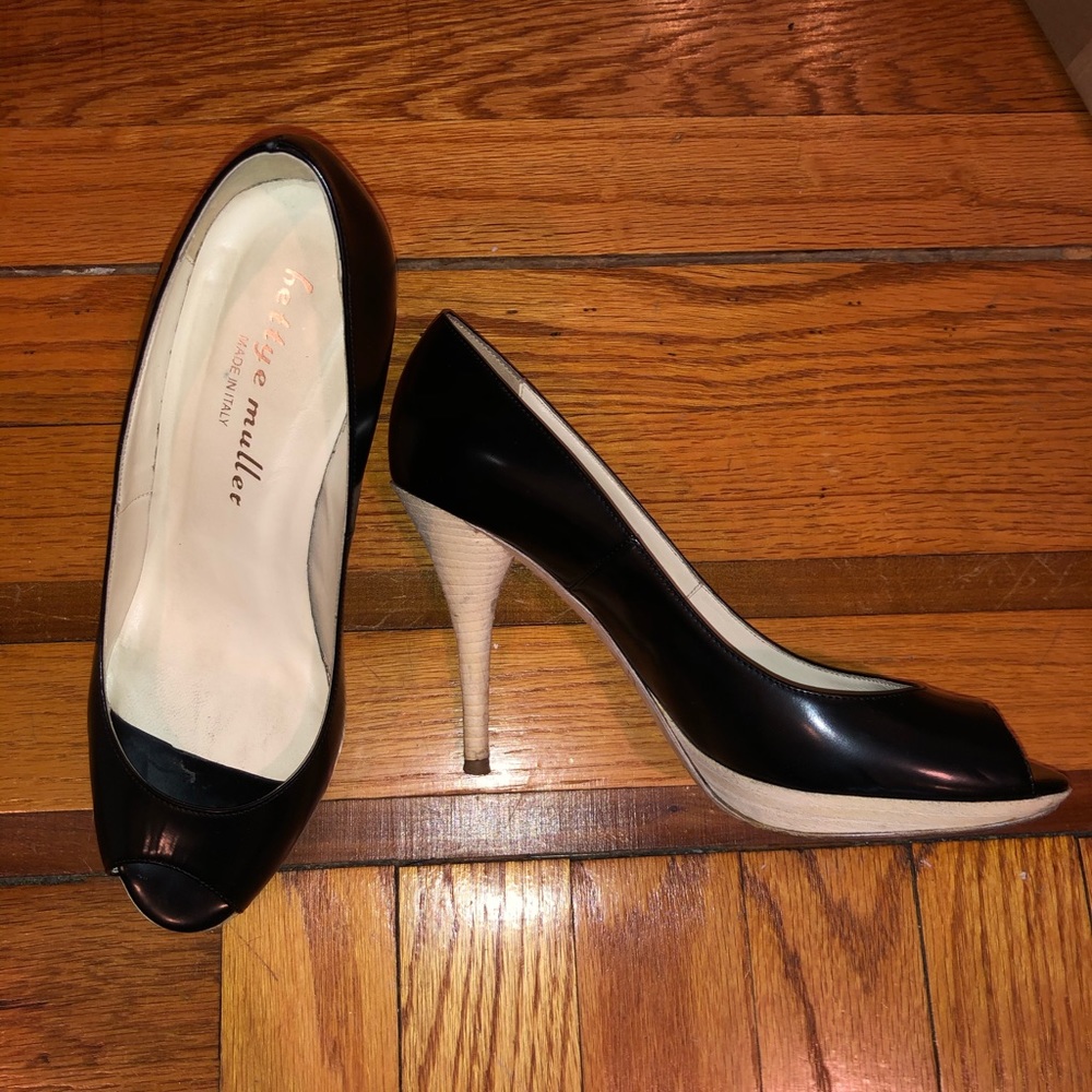 Bettye Muller Womens Black Leather Open Toe Pump 7